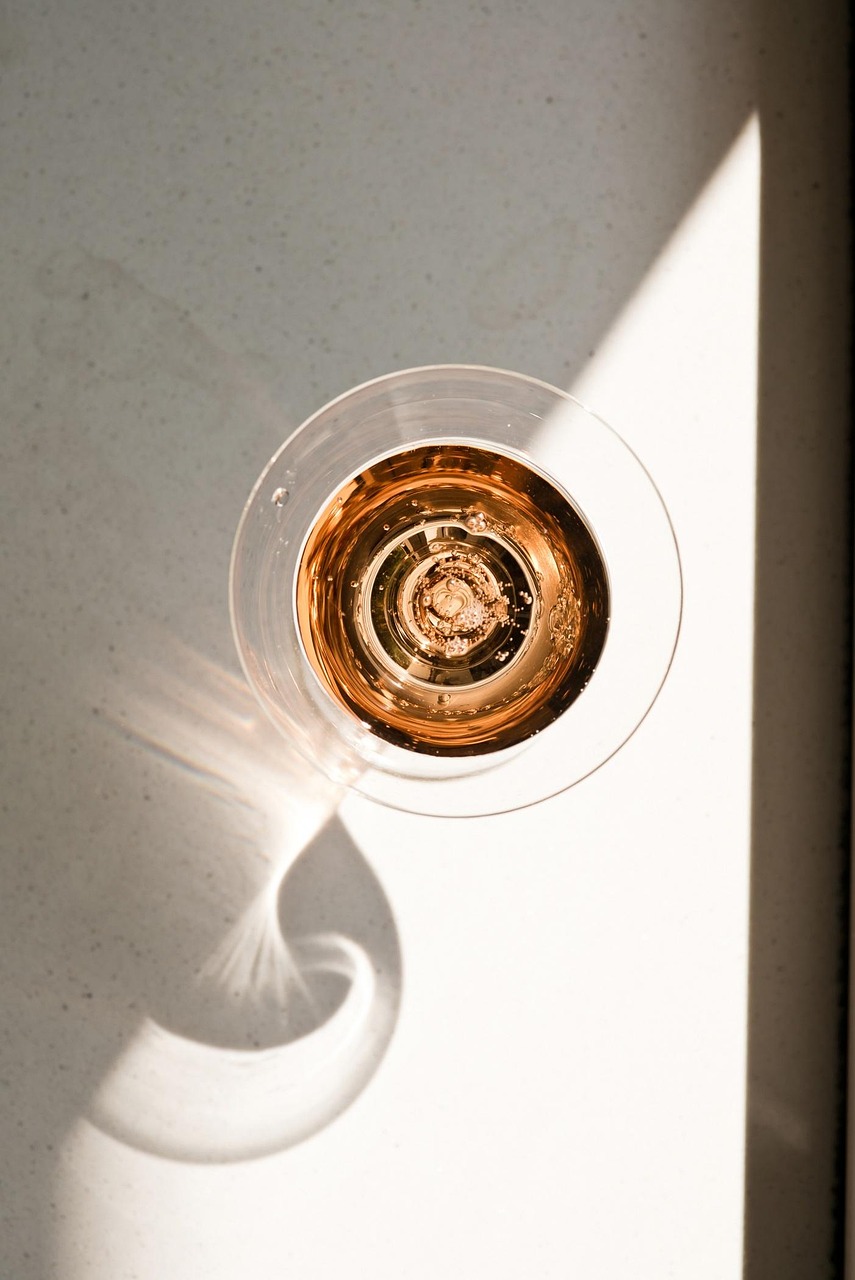 九州で地元ワインが飲める温泉宿はどこですか？